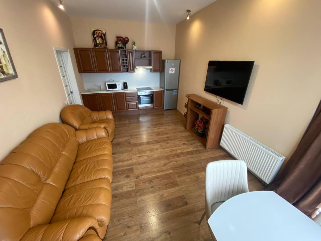Apartment On Dragomirova Kiev Bagian luar foto