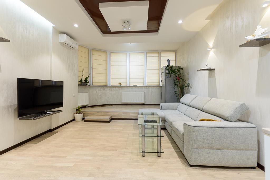 Apartment On Dragomirova Kiev Bagian luar foto