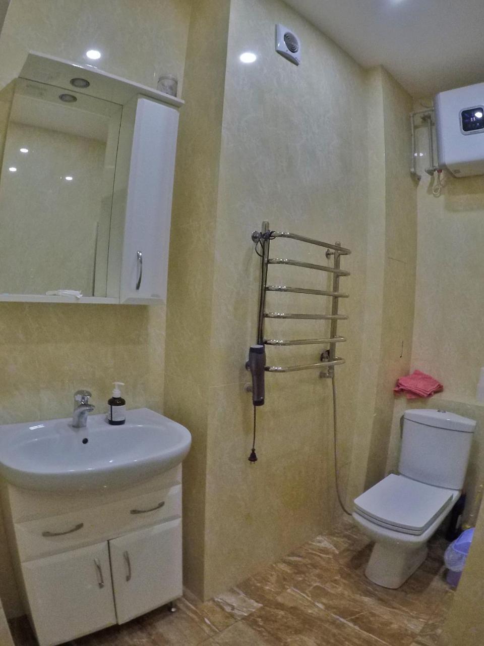 Apartment On Dragomirova Kiev Bagian luar foto