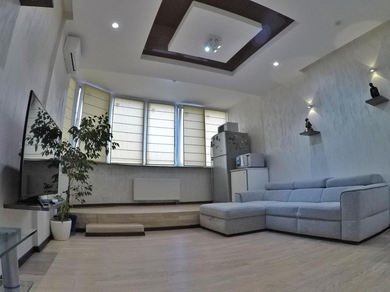 Apartment On Dragomirova Kiev Bagian luar foto