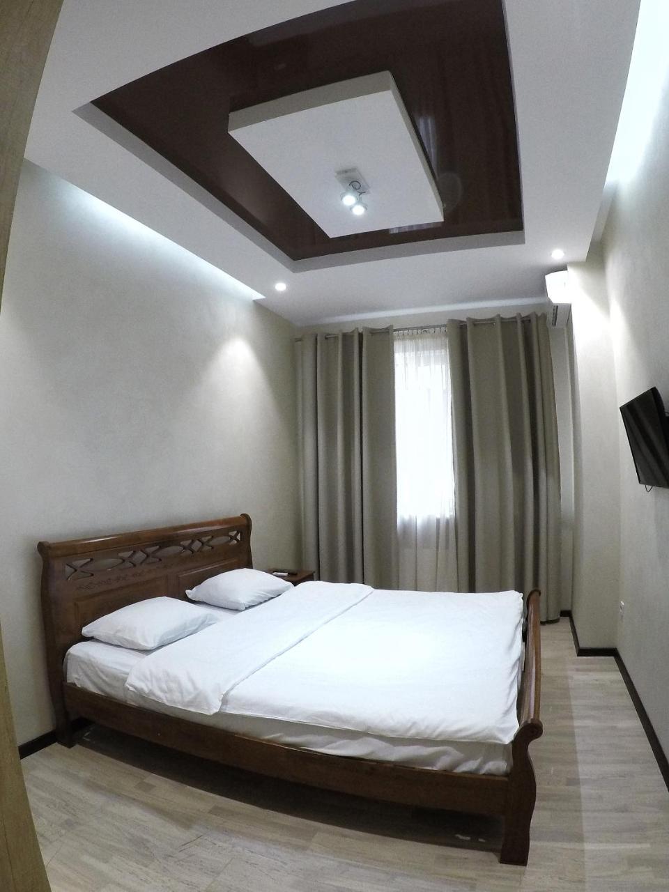 Apartment On Dragomirova Kiev Bagian luar foto