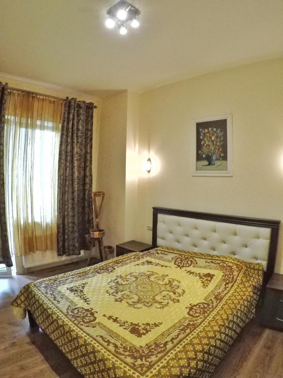 Apartment On Dragomirova Kiev Bagian luar foto